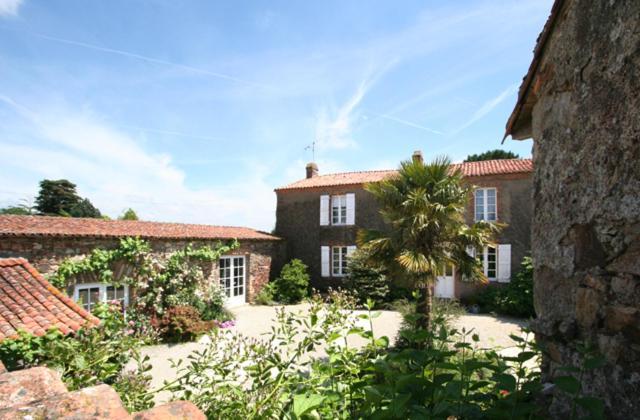 Bed and Breakfast Relais De La Riniere Le Landreau Экстерьер фото