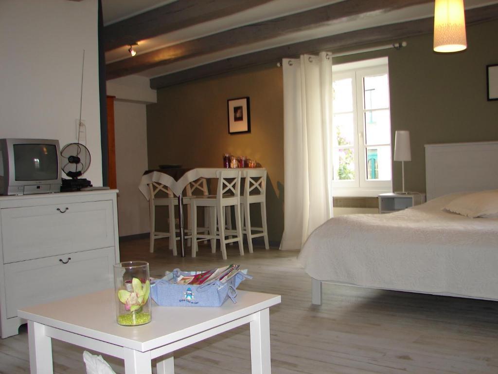 Bed and Breakfast Relais De La Riniere Le Landreau Экстерьер фото