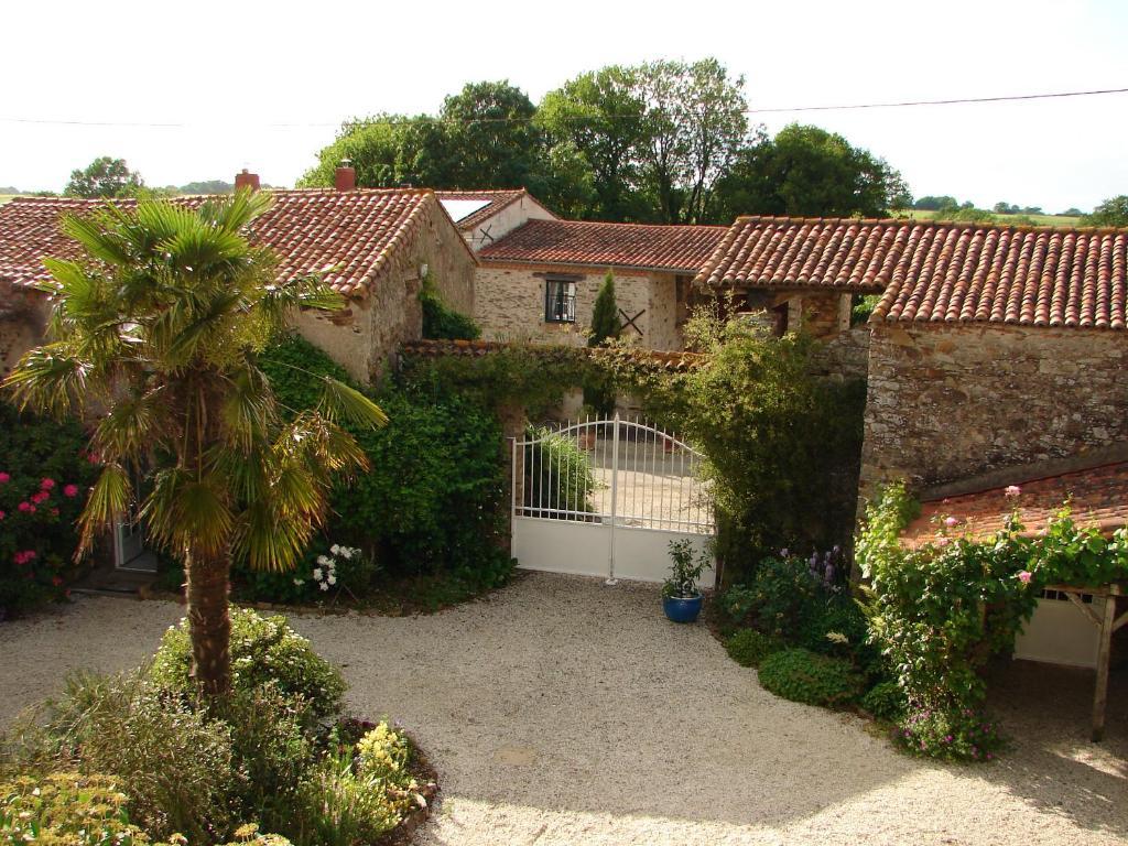 Bed and Breakfast Relais De La Riniere Le Landreau Экстерьер фото